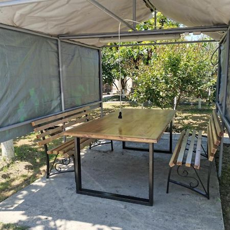 Vacation Home On Krasnomayakskaya 36 Sukhumi Eksteriør billede