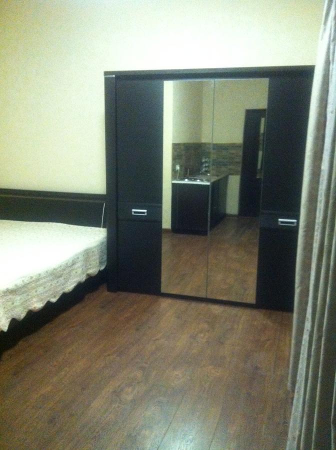 Vacation Home On Krasnomayakskaya 36 Sukhumi Eksteriør billede