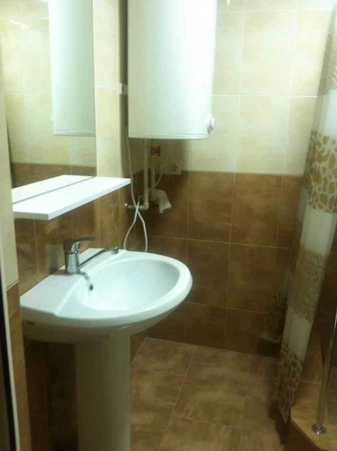 Vacation Home On Krasnomayakskaya 36 Sukhumi Eksteriør billede